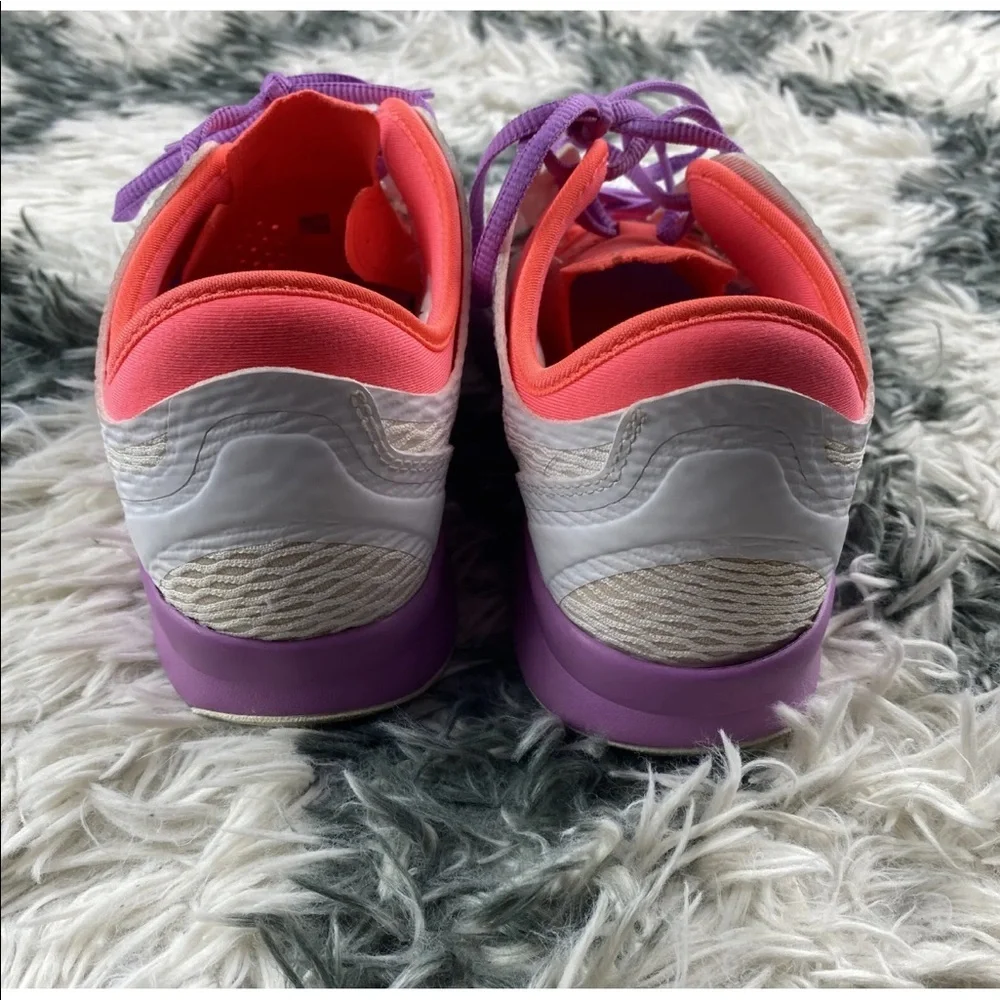Nike Women's Zoom Fit Training Running Shoes Size 8 704658-101 White Purple Pink